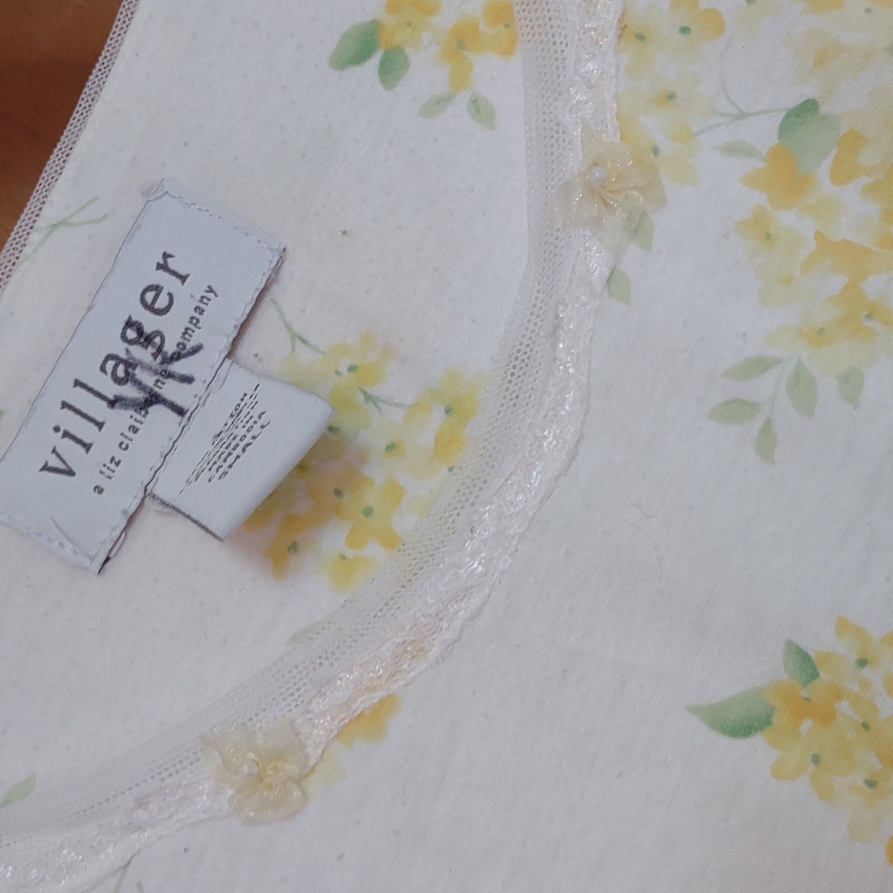 Beautiful Vintage Nightgown - Picture 3 of 5